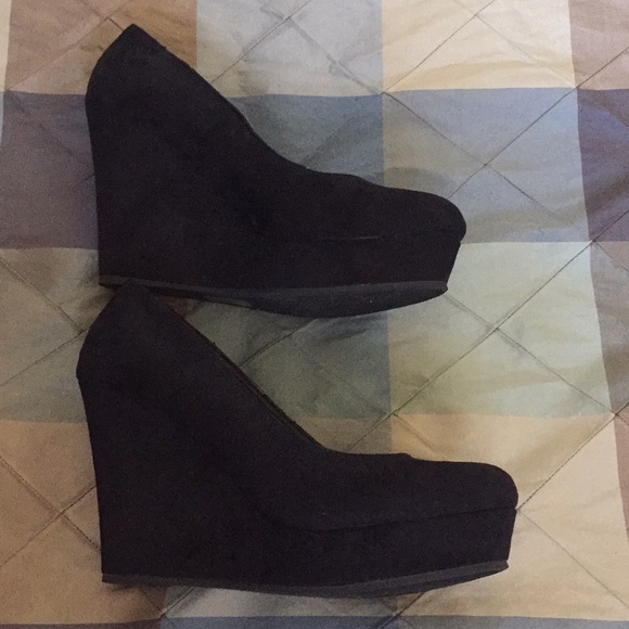 Soda Black Wedge Heels - Picture 3 of 4